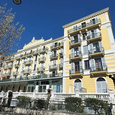 Apartment Grand Centre-ville Avec Balcon Et Wifi - Fr-1-555-87